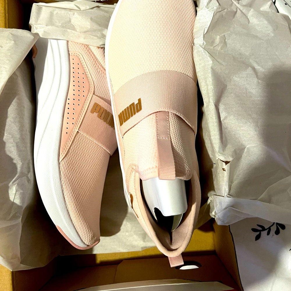 pink tennis brand puma size 9 1/2 new